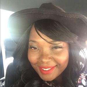 Meet your Posher, Jasmine